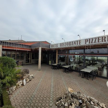 New Napoleonico Hotel Bondeno ภายนอก รูปภาพ
